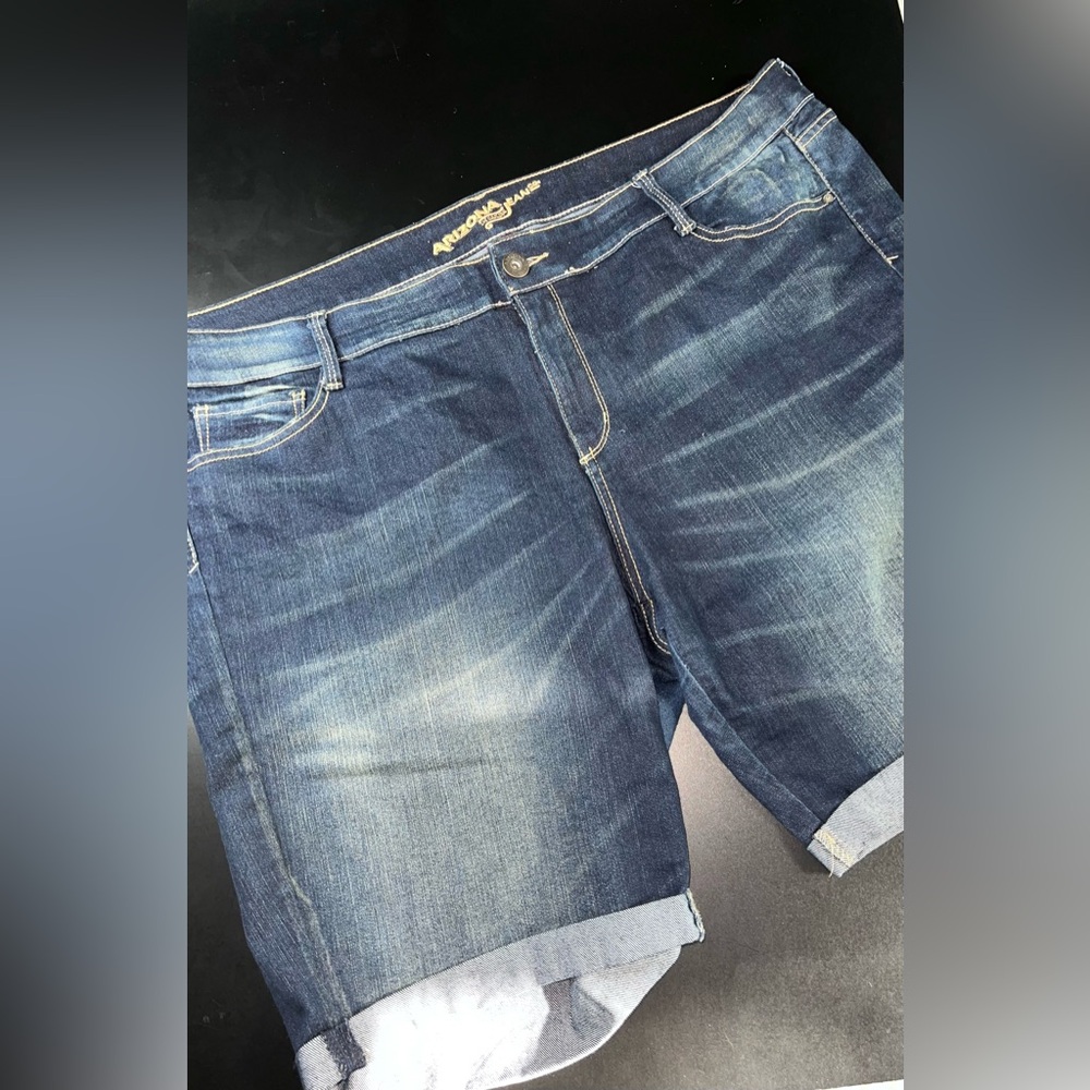 Arizona Jeans Dark Blue Cuffed Shorts Size Juniors 22 Plus EUC